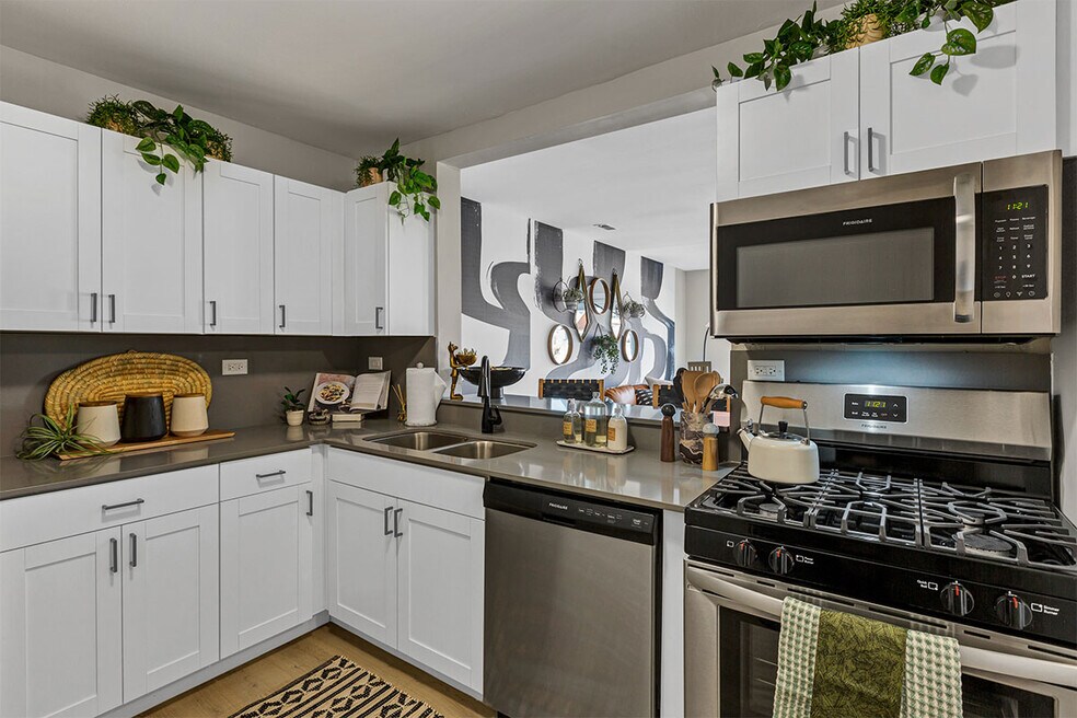 Albion on Northwest 975 N Sterling Ave, Palatine, IL