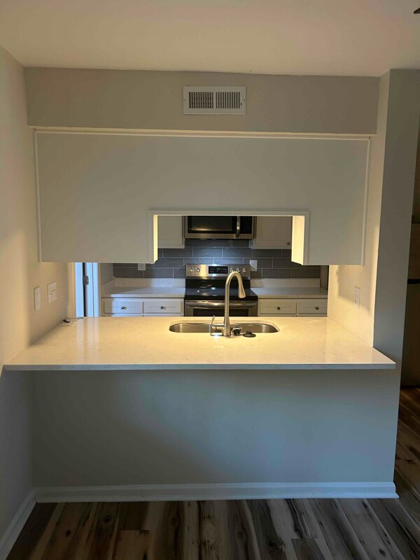 1021 Hunters Trace, Mount Pleasant, SC 29464 - photo 6