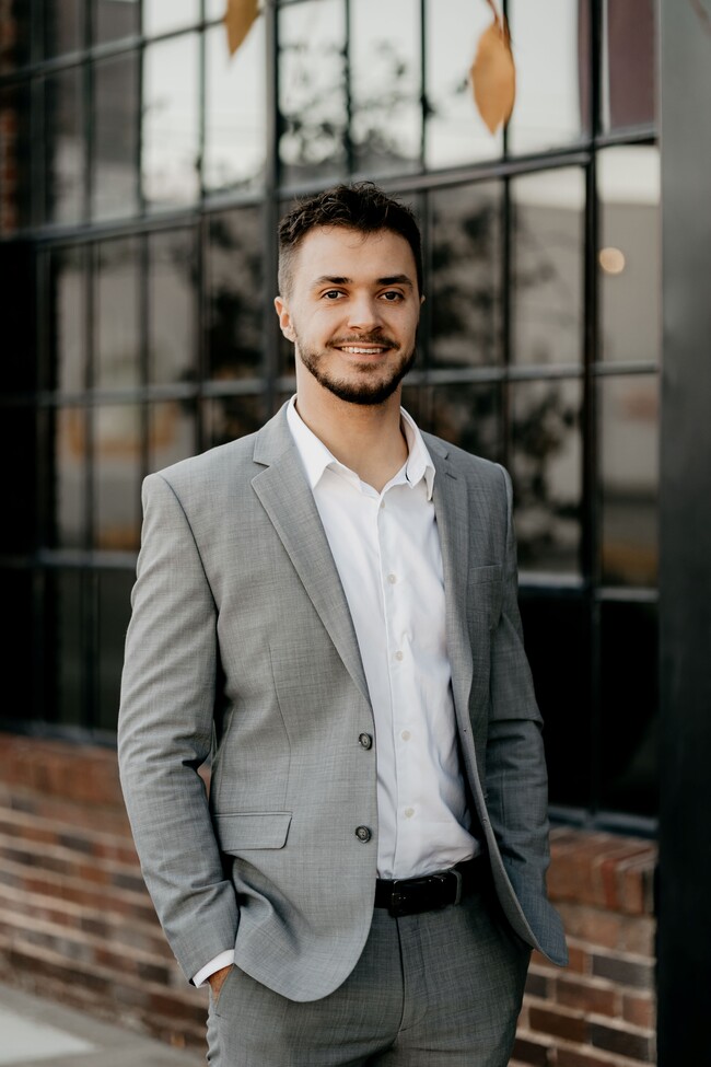 Agent Photo