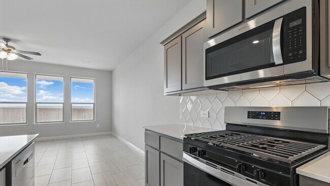 9709 Austin Hollow Rd, Crowley, TX 76036 - photo 6