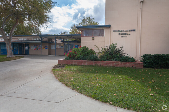 Shirley Avenue Elementary School provides education in the neighborhood of Reseda.