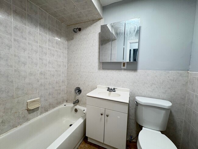 44 4th St 3L