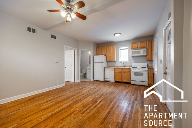 1512 W Erie St unit 1, Chicago, IL 60642 - photo 2