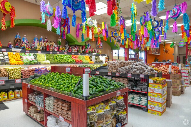 Supermercado Mexico offers the freshest produce in Southeast Hillsboro.