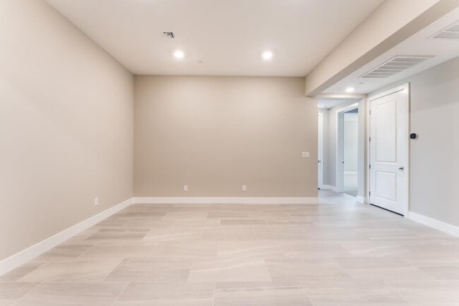 128 Los Cabos Dr, Las Vegas, NV 89144 - photo 6