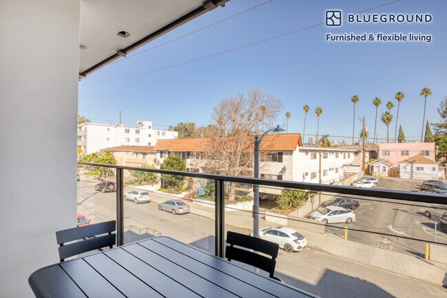 1539 Purdue Ave unit FL3-ID620, Los Angeles, CA 90025 - photo 4