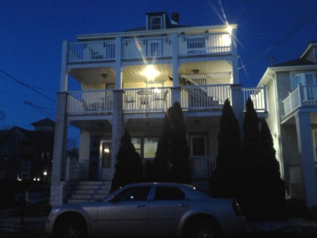 Enjoy evenings on large 2nd floor deck