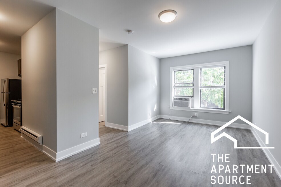 703 W Brompton Ave unit 11, Chicago, IL 60657 - photo 1