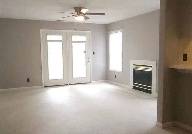 201 Waterdown Dr unit 8, Fayetteville, NC 28314 - photo 6