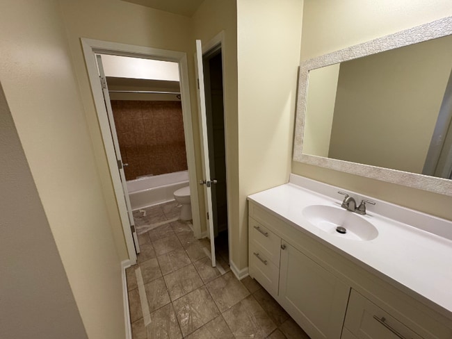 630 S Hawley Rd unit 201, Milwaukee, WI 53214 - photo 3