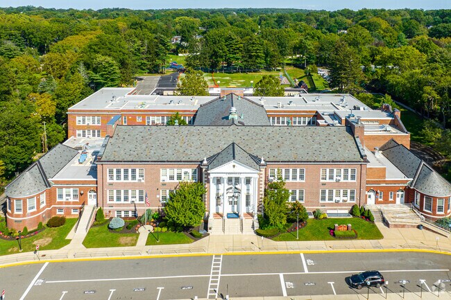 Lakeville Elementary School is a Blue Ribbon School in GNPS.