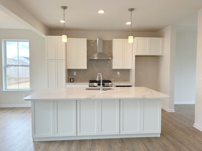 317 Abby Rd, MacUngie, PA 18062 - photo 5