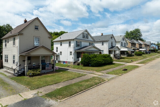 Colonial style homes can be found throughout the Steelton neighborhood.