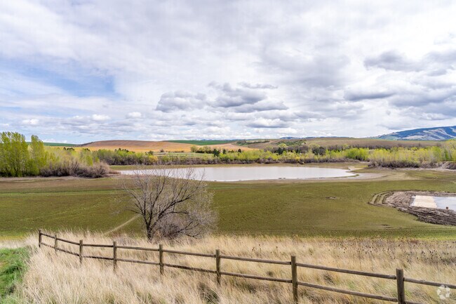 Bennington Lake provides scenic views over the outdoors around Walla Walla.