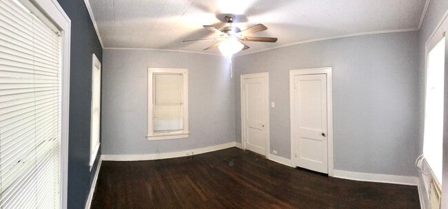 1107 W Russell Place unit 1, San Antonio, TX 78201 - photo 2
