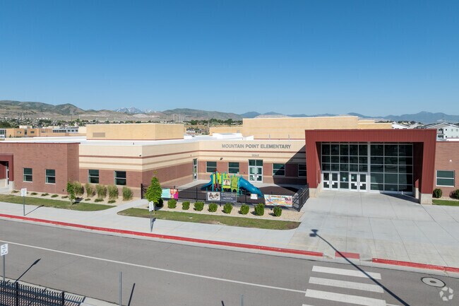 Mountain Point Elementary School is located in the Riverton neighborhood.