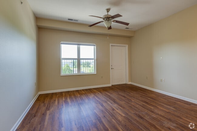 Copper View Apartments, Champaign, IL 61821 - photo 7