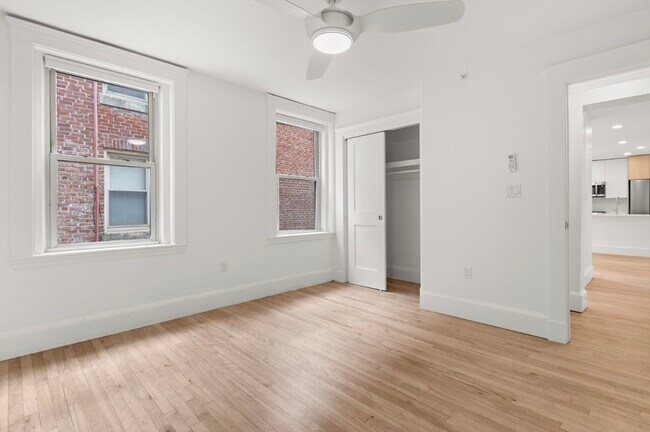 26 Bradlee Rd unit 406, Medford, MA 02155 - photo 5