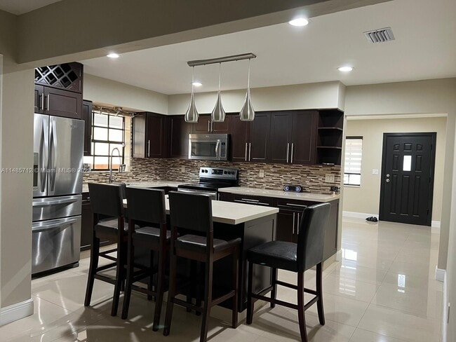 620 NW 60th Ave, Miami, FL 33126 - photo 3