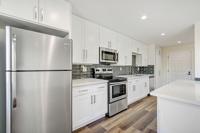 The Montecito, Van Nuys, CA 91411 - photo 6