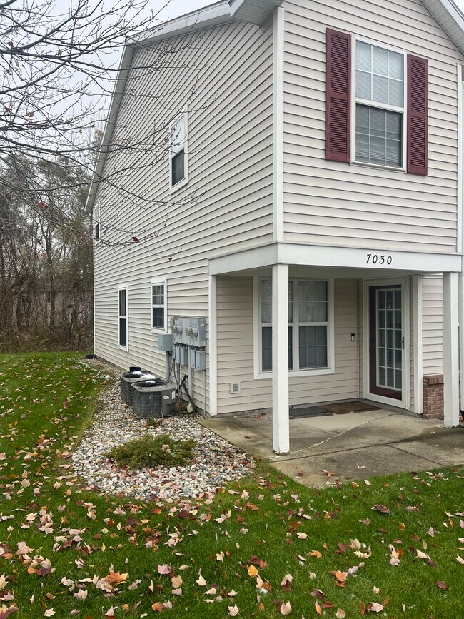 7030 S Cannon Place Ln unit Cannon Place, Rockford, MI 49341 - photo 2