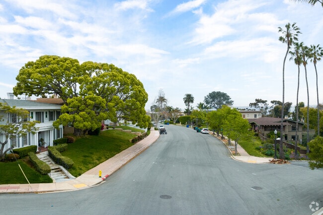 Take a relaxing afternoon stroll through the winding Mission Hills streets.