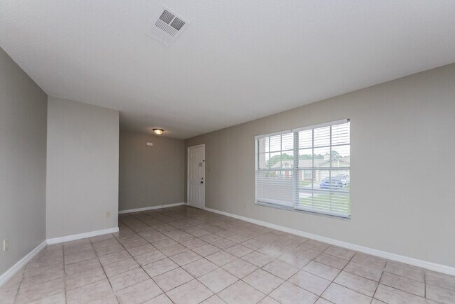 212 Great Yarmouth Ct, Kissimmee, FL 34758 - photo 6