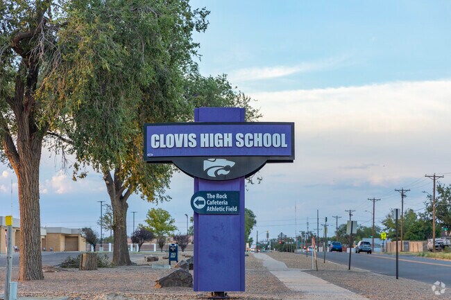 Clovis High School has received a B minus located in Mauldin.