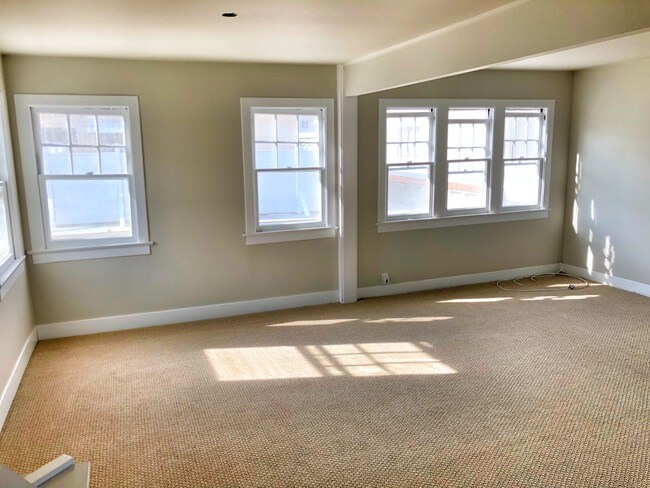 942 20th St unit Upper, Santa Monica, CA 90403 - photo 5