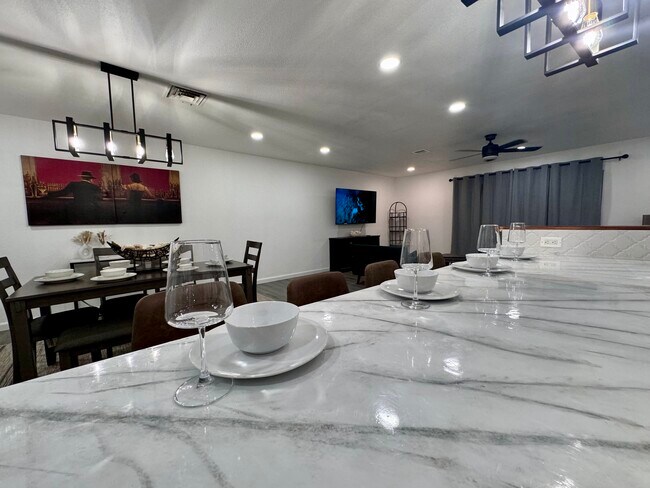 8538 E Chaparral Rd, Scottsdale, AZ 85250 - photo 7