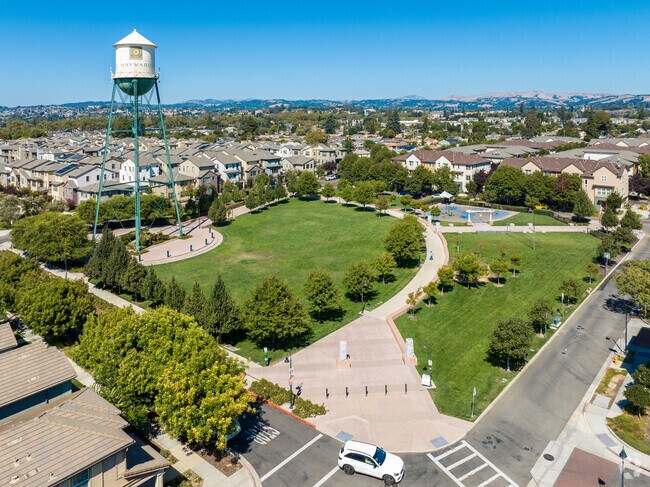 The beautiful Cannery Water Tower Park with its landmark in Burbank.