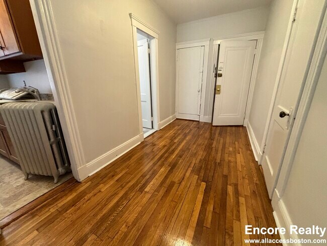 1450 Commonwealth Ave unit 31, Boston, MA 02134 - photo 3