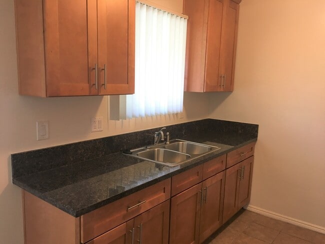 10424-10425 Parr Ave unit 10425 D, Los Angeles, CA 91040 - photo 7