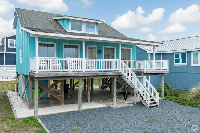 Communities like SeaScape at Holden Plantation offer private marinas, beach clubs, and resort-style amenities for residents.