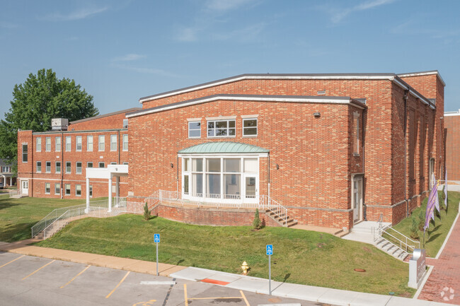 Brentwood Middle School is located on the same block at the high school.