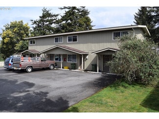 931 Salmon Ave, Coos Bay, OR 97420