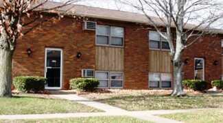 707 Fairmont Dr, Bloomington, IL 61704