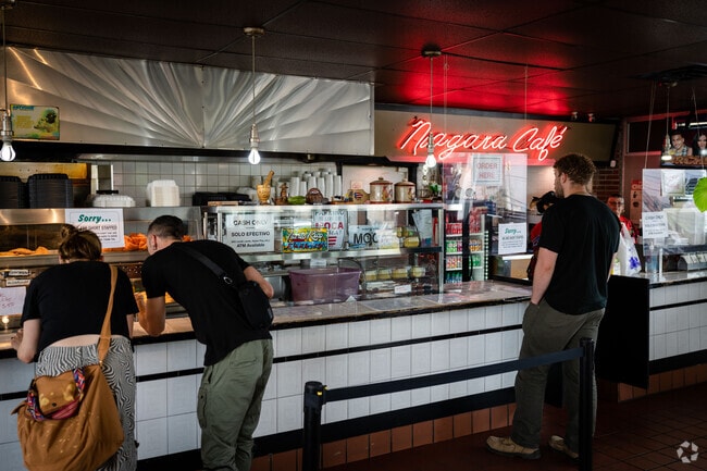 The Puerto Rican cuisine of Niagara Cafe is a popular lunch and dinner option in Lakeview.