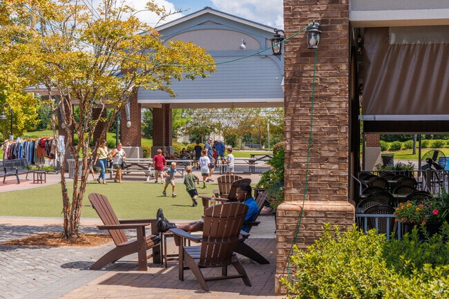 Bannerman Crossings offers outdoor fun, fine dining, and boutique shopping in NE Tallahassee.