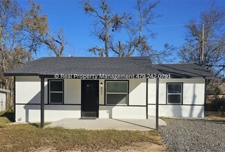 407 Hemlock St, Van Buren, AR 72956