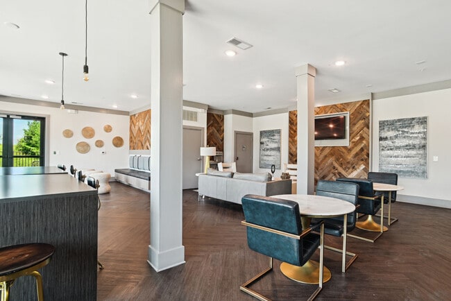 Thrive at University City, Charlotte, NC 28213 - photo 6