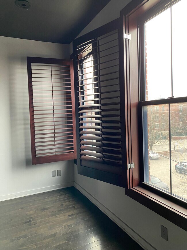 139 E Main St unit 202, Columbus, OH 43215 - photo 4