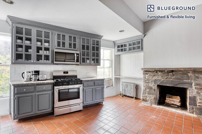 302 W 11th St unit FL2-ID990, New York, NY 10014 - photo 6