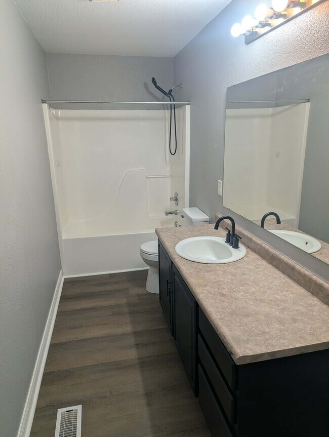 11531 Planewood Ct, Indianapolis, IN 46235 - photo 6