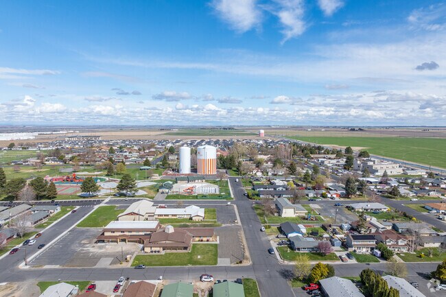 Othello is a small growing community that produces lots of produce for Washington State.