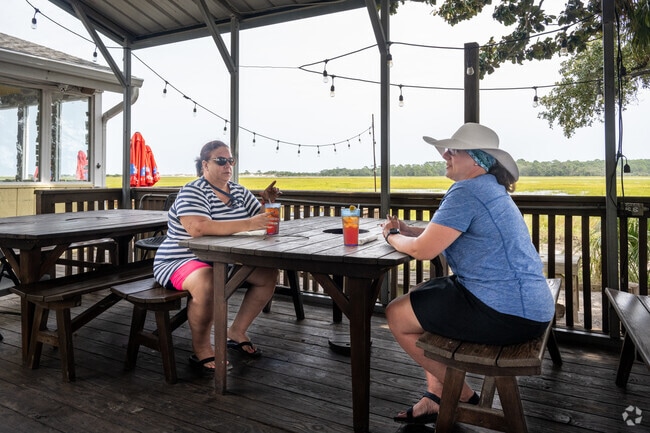 You can enjoy a meal with a friend at  Johnson Creek Tavern near Harbor Island.