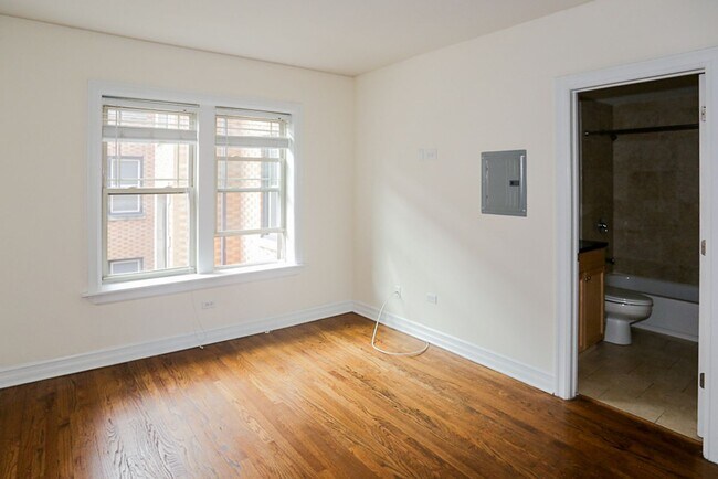 3824 N Sheffield Ave unit 3, Chicago, IL 60613 - photo 3