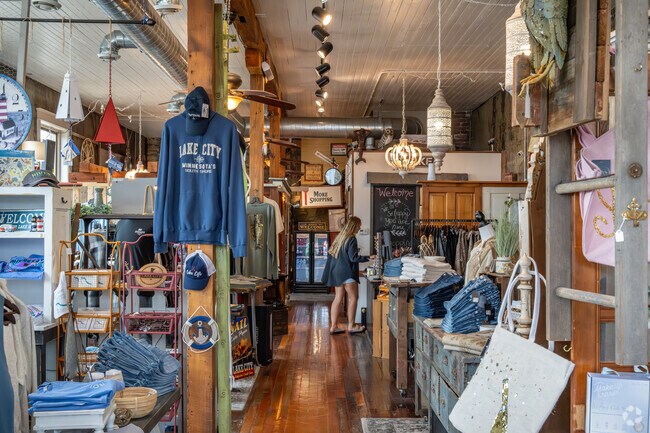 Lake City residents enjoy shopping at Lake Pepin Pearl Button Co.