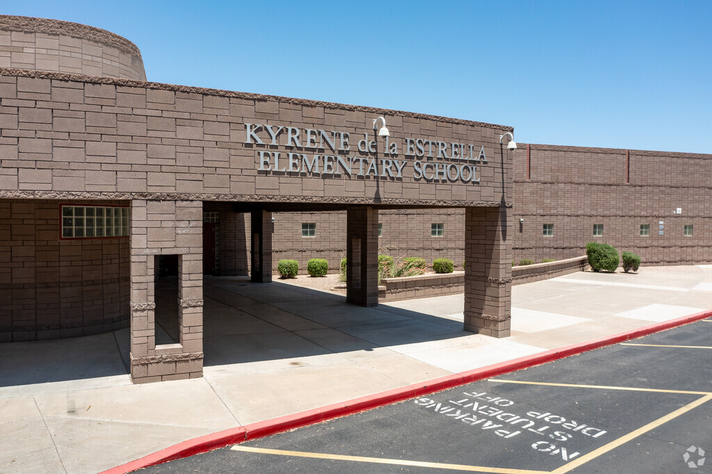 Kyrene de la Estrella Elementary School entrance.