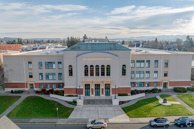 Exterior front view of Puyallup High School.